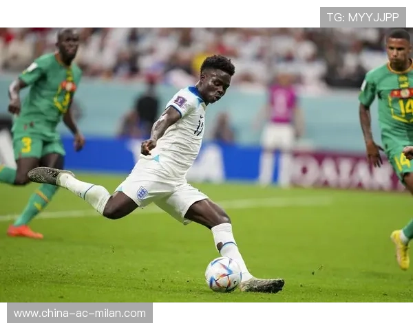 凯恩预判传球线路后快速接应，热刺组织稳定性极高：从赛场到品牌的稳定叙事